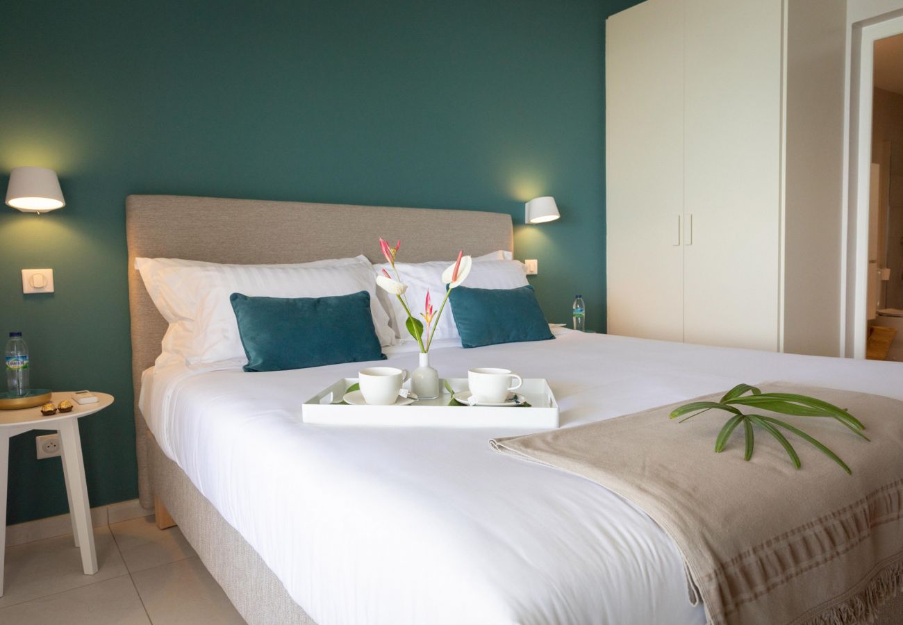 Villa in Le Diamant - EDEN ROC VILLAS 3 / Villa Orlov